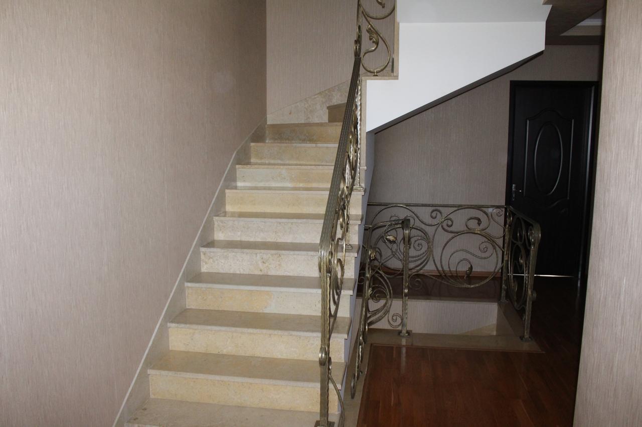Leon Hotel Tbilisi Exterior foto